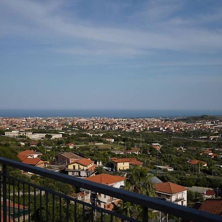 מיסטרביאנקו Holiday Flower Villa Panoramica Sul Golfo Di Catania מראה חיצוני תמונה