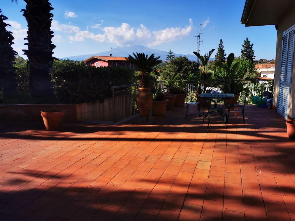 מיסטרביאנקו Holiday Flower Villa Panoramica Sul Golfo Di Catania מראה חיצוני תמונה