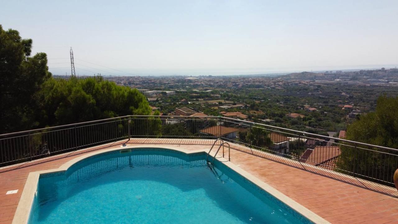 מיסטרביאנקו Holiday Flower Villa Panoramica Sul Golfo Di Catania מראה חיצוני תמונה