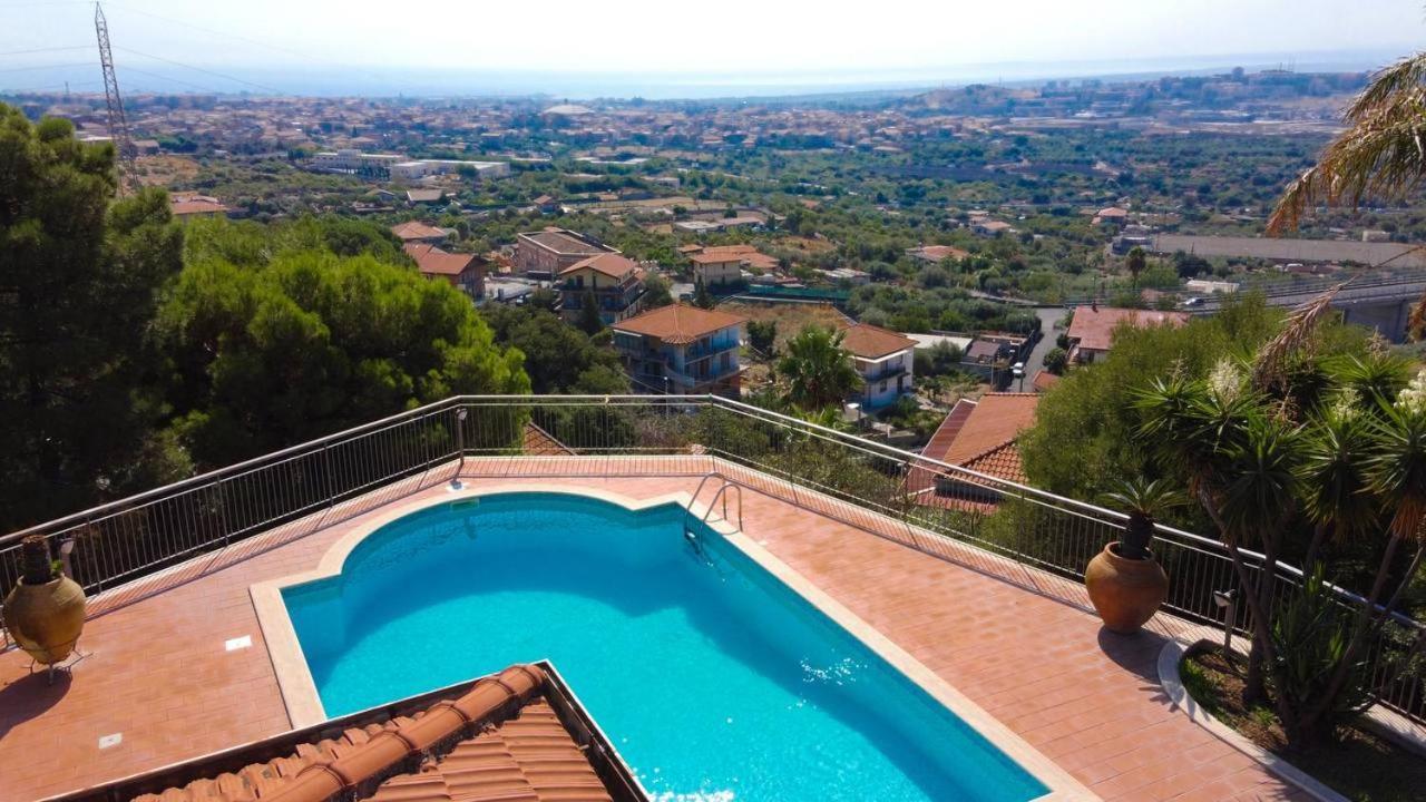 מיסטרביאנקו Holiday Flower Villa Panoramica Sul Golfo Di Catania מראה חיצוני תמונה