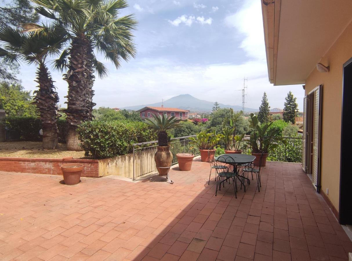 מיסטרביאנקו Holiday Flower Villa Panoramica Sul Golfo Di Catania מראה חיצוני תמונה