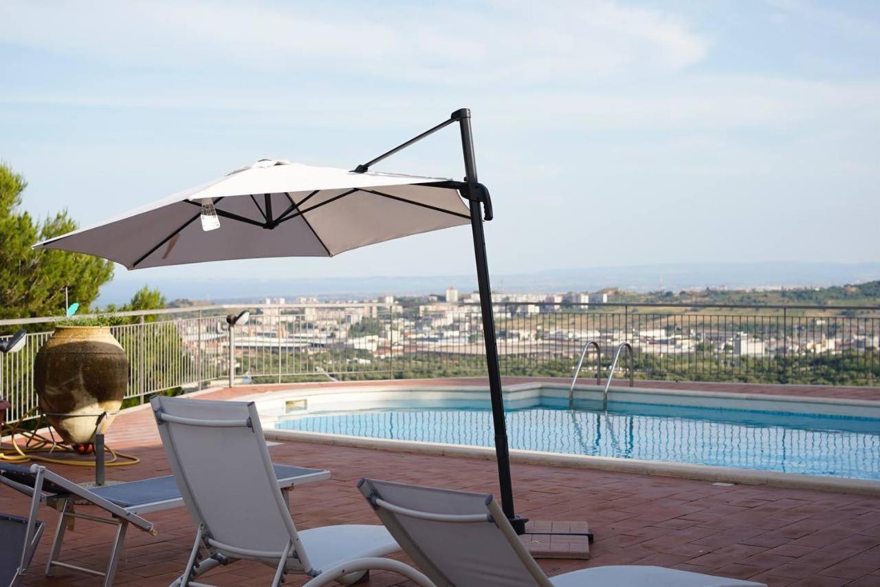 מיסטרביאנקו Holiday Flower Villa Panoramica Sul Golfo Di Catania מראה חיצוני תמונה