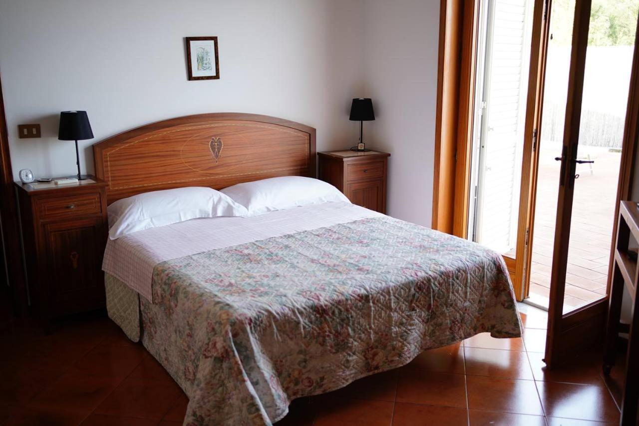 מיסטרביאנקו Holiday Flower Villa Panoramica Sul Golfo Di Catania מראה חיצוני תמונה